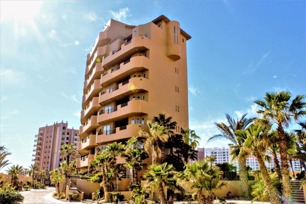 Luxury Condo Bella Sirena 405-C - Unmatched Views Over the Pool to the Sea photo