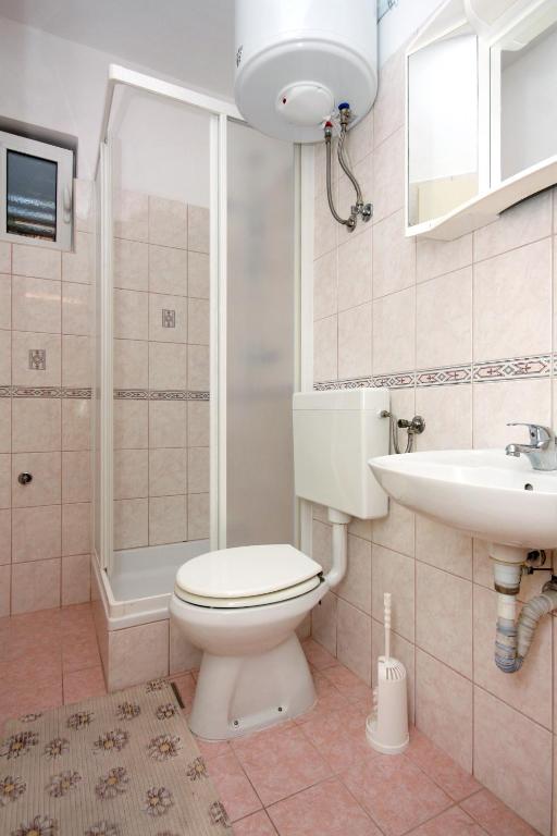 Kúpeľňa v ubytovaní Apartment Biograd na Moru 5899c