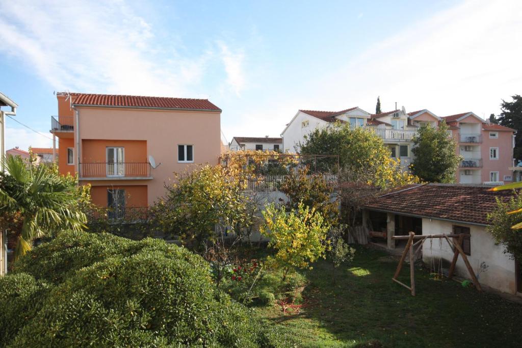 Vonkajšia záhrada v ubytovaní Apartment Biograd na Moru 5899c