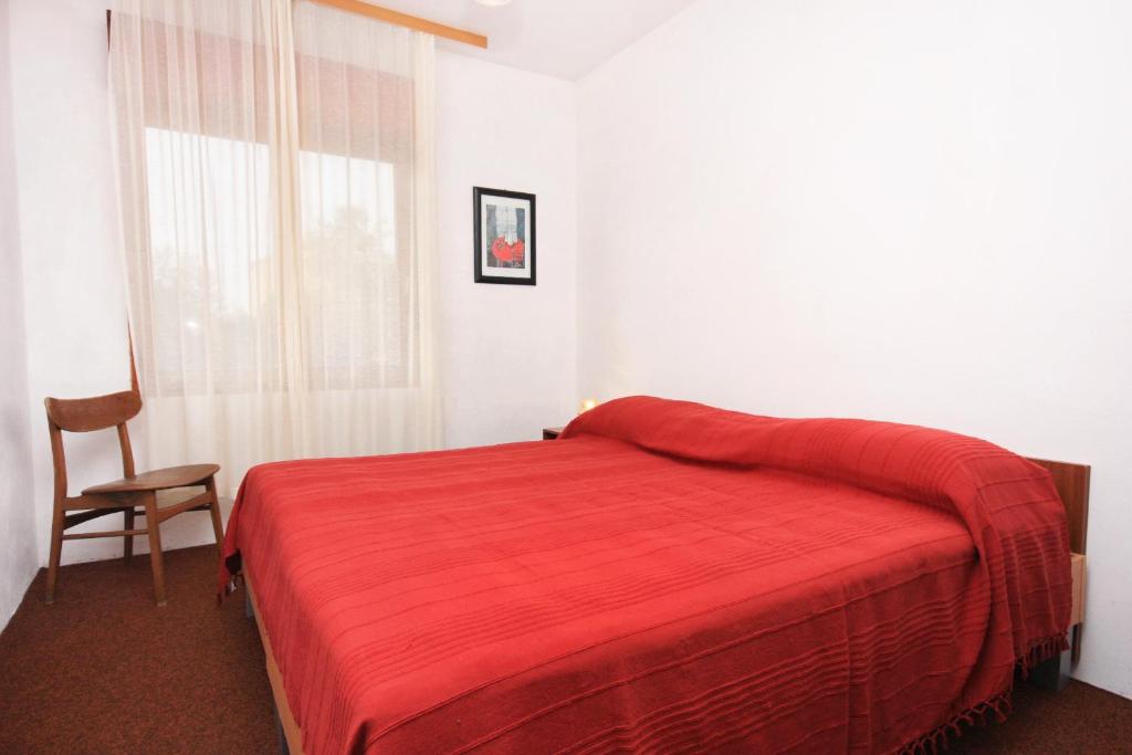 Posteľ alebo postele v izbe v ubytovaní Apartments with parking spaces Sukosan, Zadar - 5777
