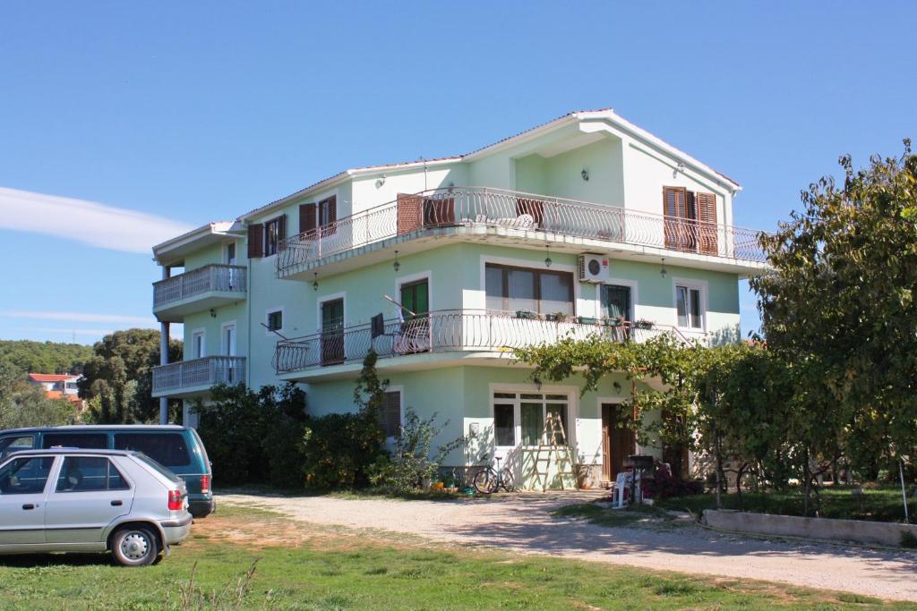 Apartments with parking spaces Bibinje, Zadar - 5753