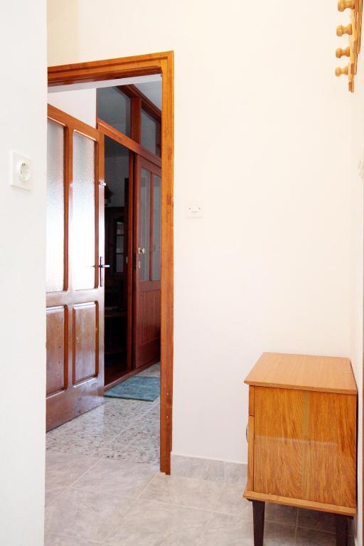 Zdjęcie z galerii obiektu Apartments by the sea Kali, Ugljan - 5828 w mieście Kali