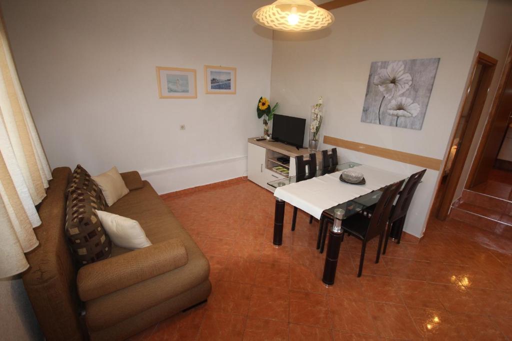 Posedenie v ubytovaní Apartments with a parking space Zadar - Diklo, Zadar - 5875