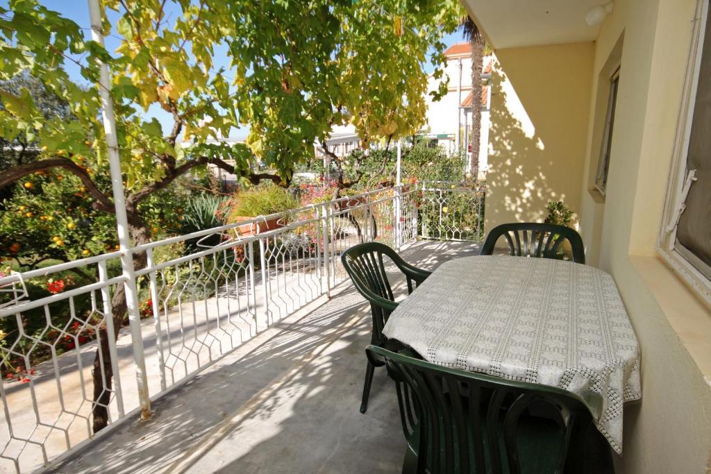 Balkón alebo terasa v ubytovaní Apartments by the sea Sukosan, Zadar - 5802
