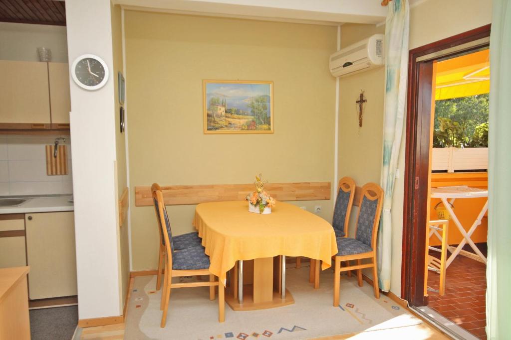Zdjęcie z galerii obiektu Apartments by the sea Biograd na Moru, Biograd - 5744 w Biogradzie na Moru
