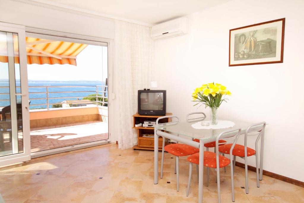 Fotografia z galérie ubytovania Apartments by the sea Kozino, Zadar - 5750 v destinácii Petrcane