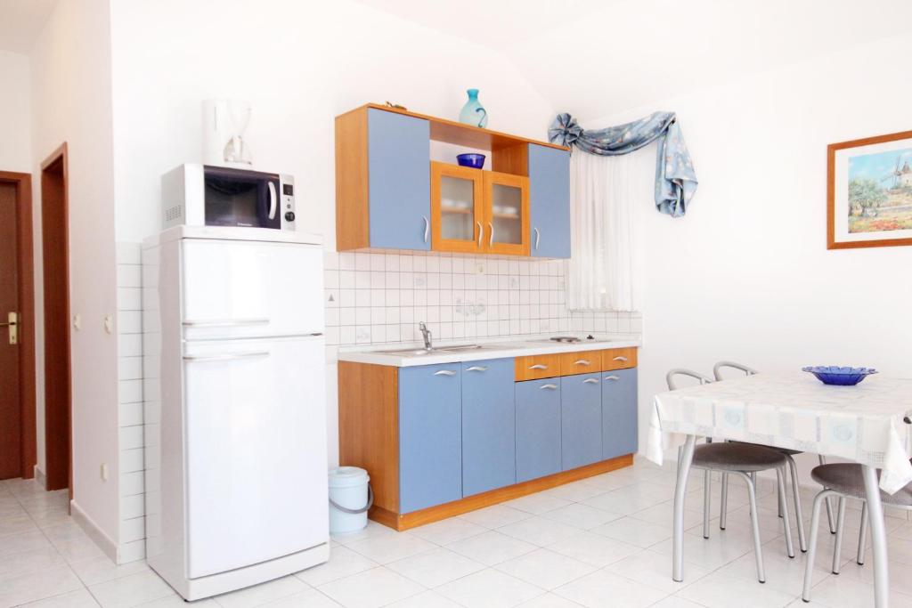 Fotografia z galérie ubytovania Apartments by the sea Kozino, Zadar - 5750 v destinácii Petrcane