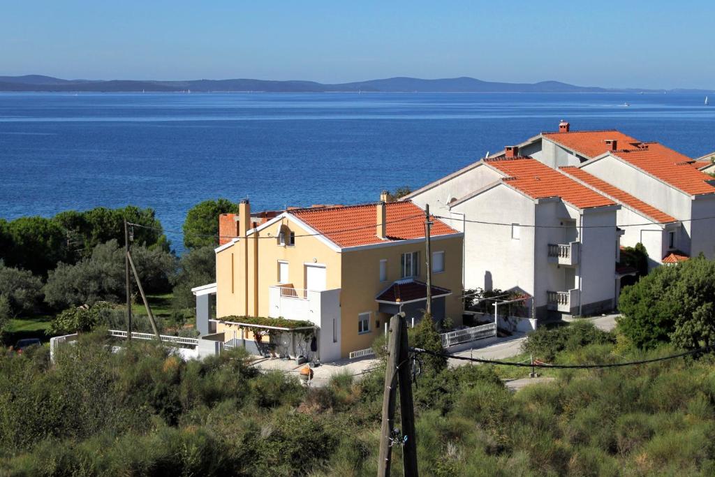Fotografia z galérie ubytovania Apartments by the sea Kozino, Zadar - 5750 v destinácii Petrcane