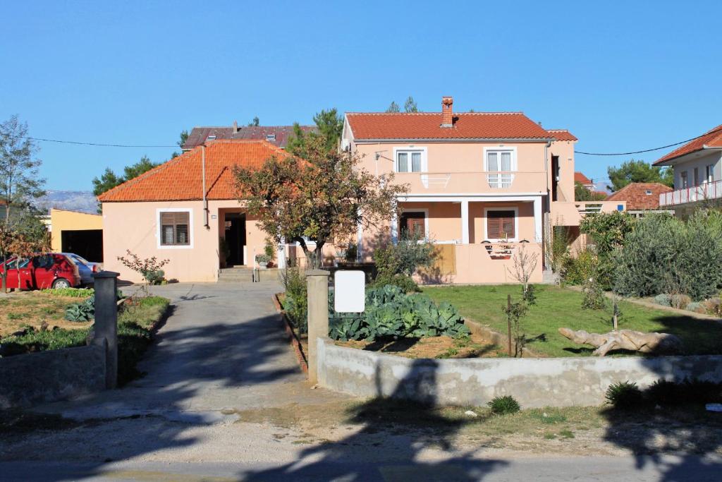 Budova, v ktorej sa apartmán nachádza