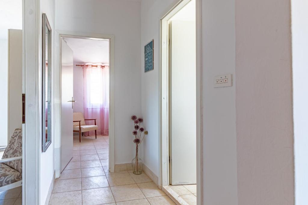 Φωτογραφία από το άλμπουμ του Apartments by the sea Cove Pokrivenik, Hvar - 4604 σε Gdinj