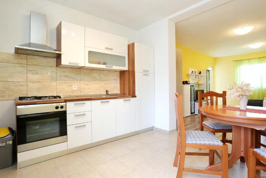 Kuchyň nebo kuchyňský kout v ubytování Apartments by the sea Lumbarda, Korcula - 4393