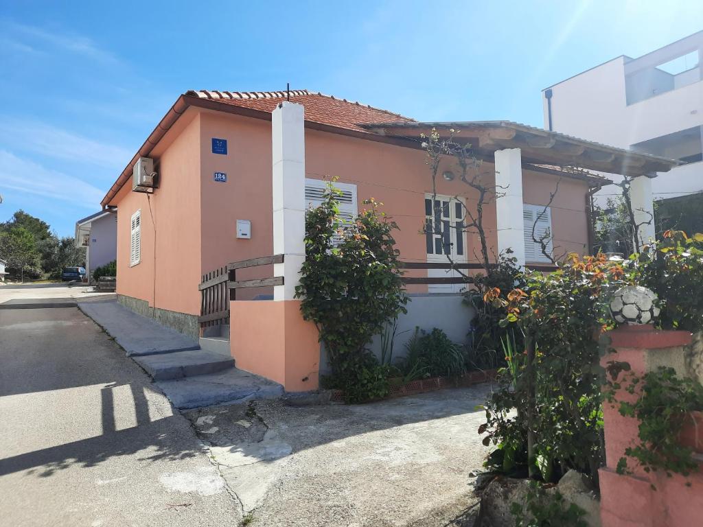 Holiday house with a parking space Zadar - 11795