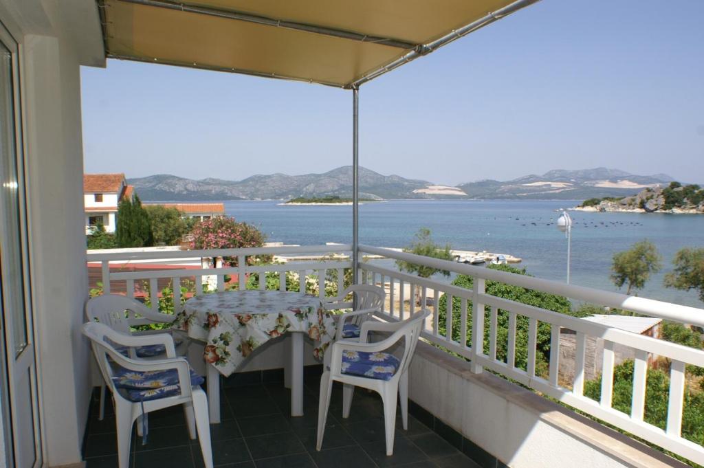 Fotografia z galérie ubytovania Apartments by the sea Sreser, Peljesac - 4551 v destinácii Janjina
