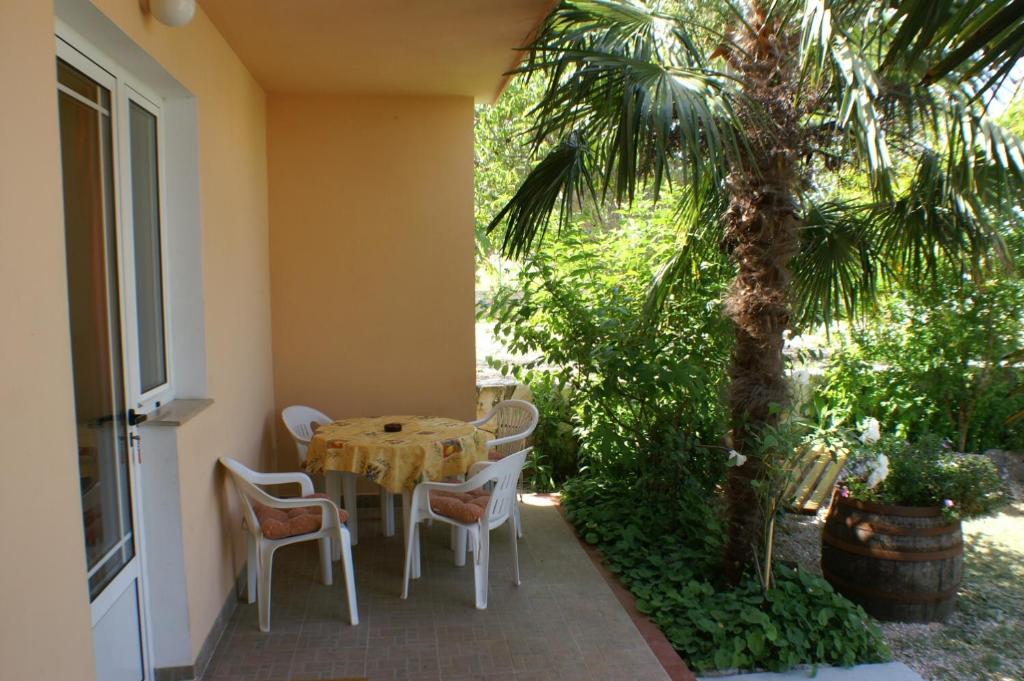 Fotografia z galérie ubytovania Apartments by the sea Sreser, Peljesac - 4551 v destinácii Janjina