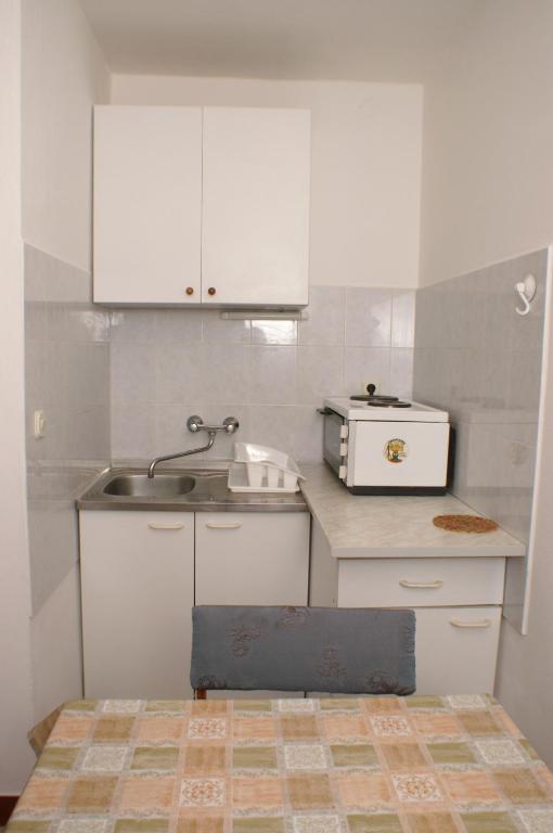 Fotografia z galérie ubytovania Apartments by the sea Sreser, Peljesac - 4551 v destinácii Janjina