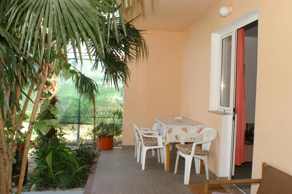 Fotografia z galérie ubytovania Apartments by the sea Sreser, Peljesac - 4551 v destinácii Janjina