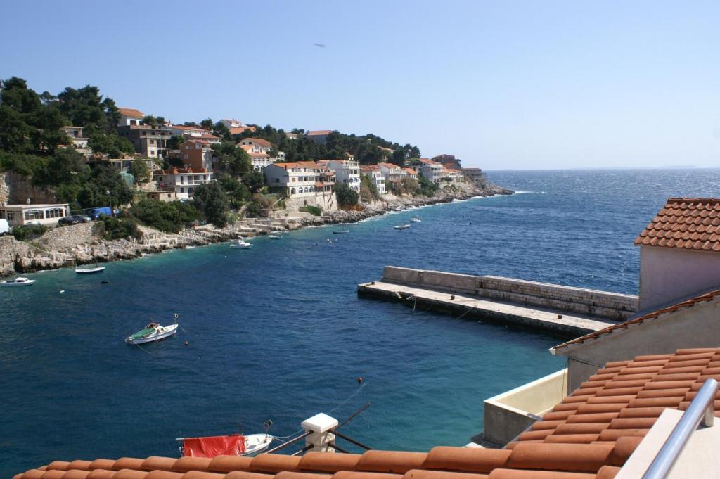 Fotografie z fotogalerie ubytování Apartments by the sea Zavalatica, Korcula - 4419 v destinaci Zavalatica