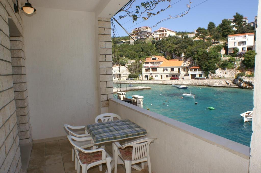 Fotografie z fotogalerie ubytování Apartments by the sea Zavalatica, Korcula - 4419 v destinaci Zavalatica