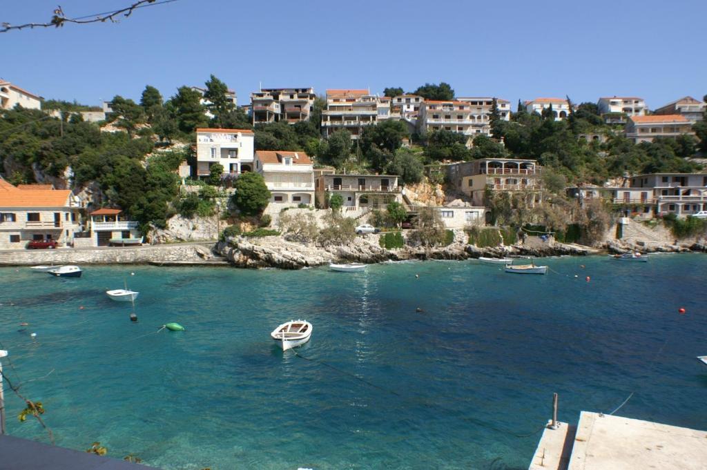 Fotografie z fotogalerie ubytování Apartments by the sea Zavalatica, Korcula - 4419 v destinaci Zavalatica
