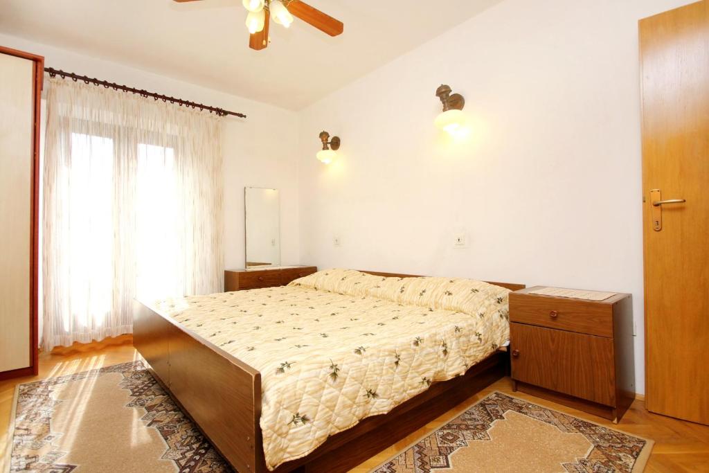 Posteľ alebo postele v izbe v ubytovaní Apartments and rooms by the sea Racisce, Korcula - 4341