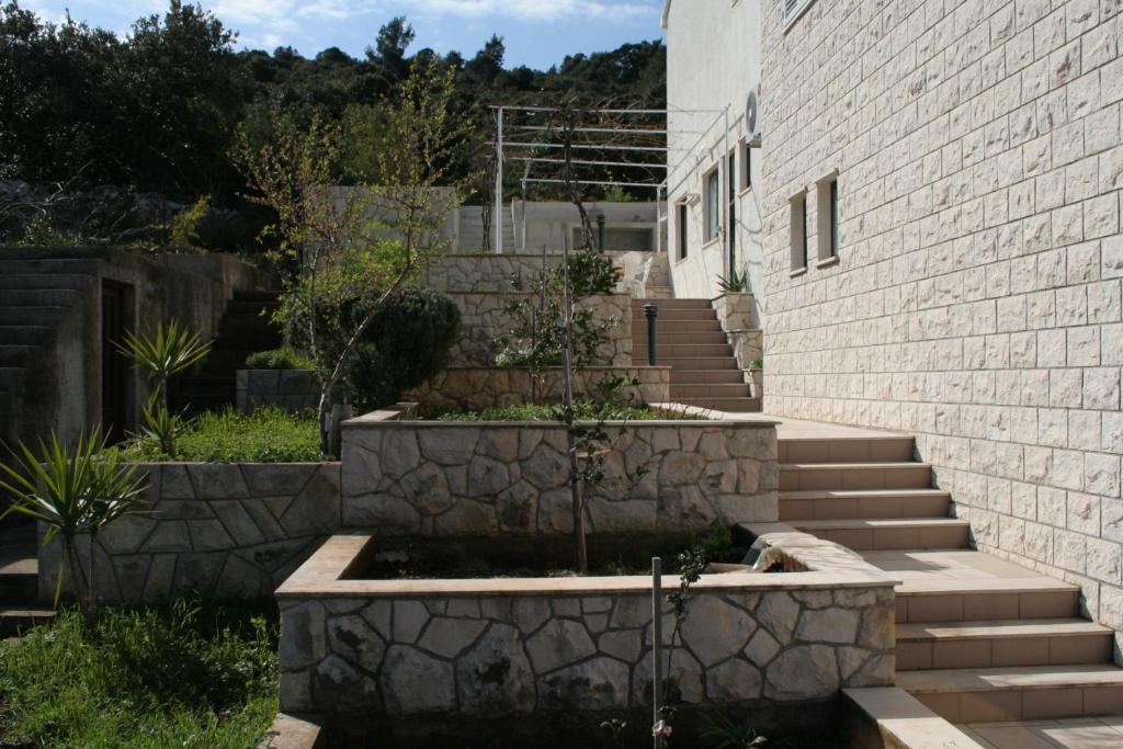 Ogród w obiekcie Apartments by the sea Tri Zala, Korcula - 4351