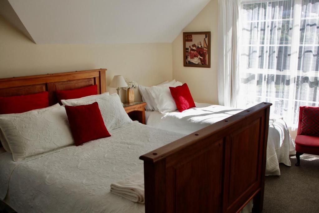Postel nebo postele na pokoji v ubytování The Loft Bed and Breakfast