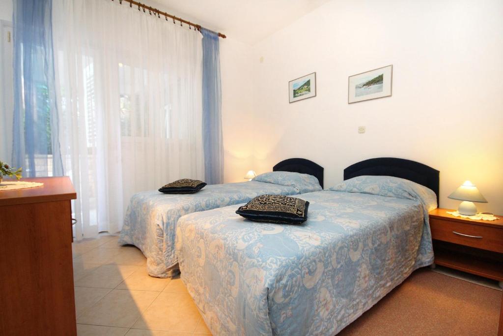 Zdjęcie z galerii obiektu Apartments by the sea Cove Vrbovica bay - Vrbovica (Korcula) - 4390 w Korčuli
