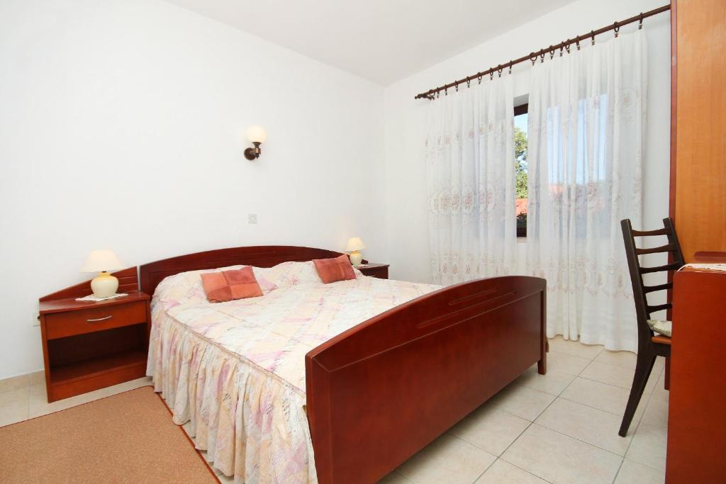 Zdjęcie z galerii obiektu Apartments by the sea Cove Vrbovica bay - Vrbovica (Korcula) - 4390 w Korčuli