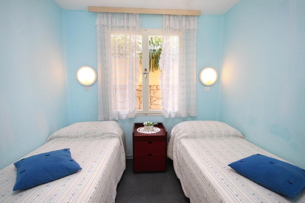 Zdjęcie z galerii obiektu Apartments by the sea Cove Vrbovica bay - Vrbovica (Korcula) - 4390 w Korčuli