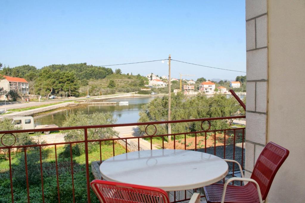 Zdjęcie z galerii obiektu Apartments by the sea Lumbarda, Korcula - 4392 w mieście Lumbarda