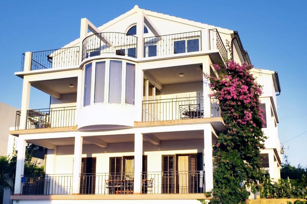 Fotografia z galérie ubytovania Apartments with a parking space Hvar - 4593 v destinácii Hvar