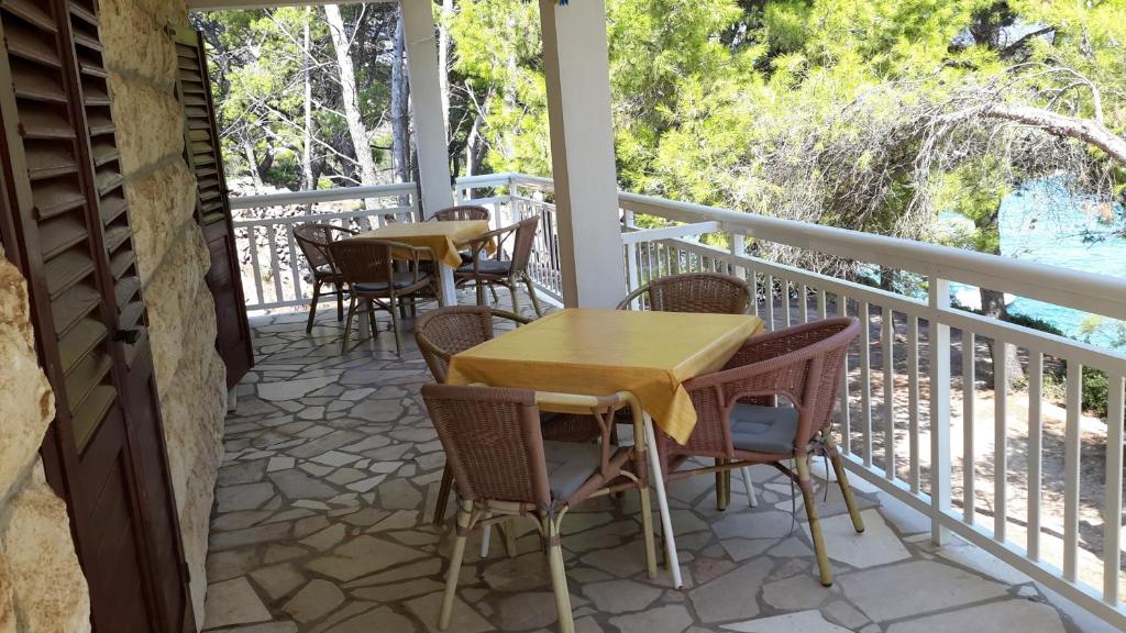 Fotografia z galérie ubytovania Seaside apartments with a swimming pool Lumbarda, Korcula - 4404 v destinácii Lumbarda