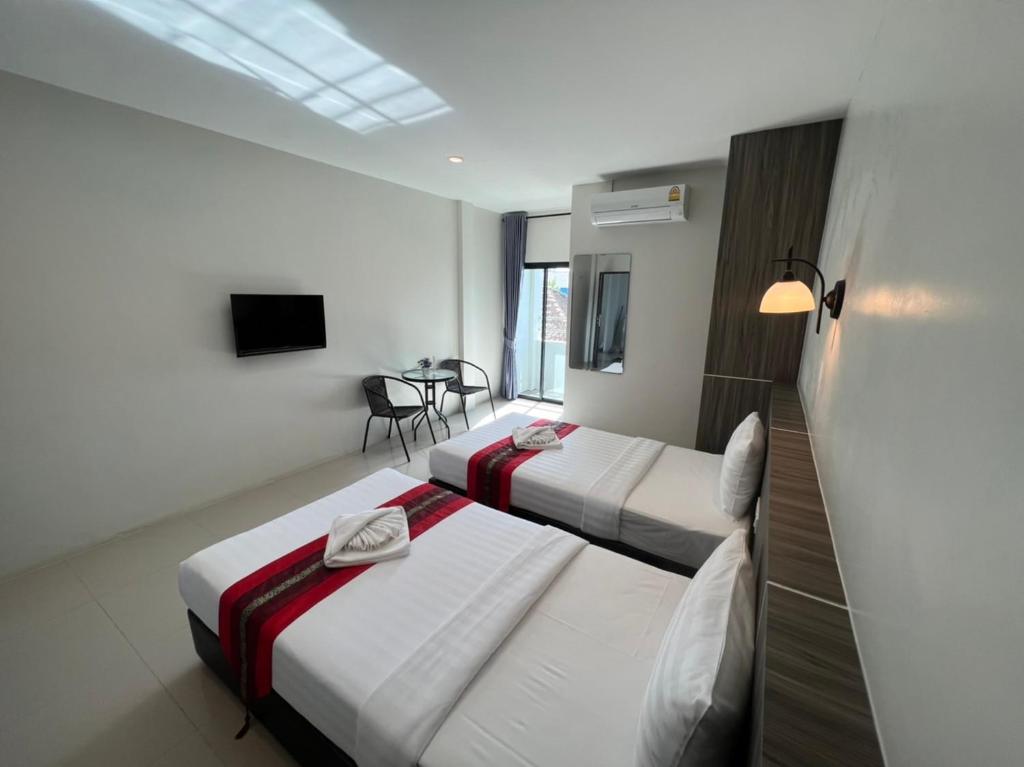 THE HUB SURATTHANl - 1