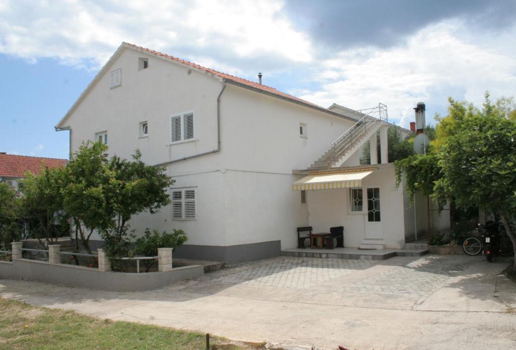 Budova, v ktorej sa apartmán nachádza