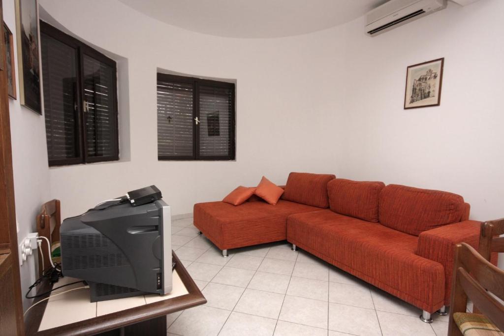 Fotografia z galérie ubytovania Family friendly apartments with a swimming pool Jelsa, Hvar - 4608 v destinácii Jelsa