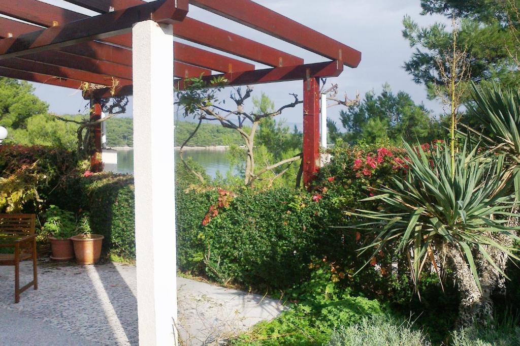 Fotografia z galérie ubytovania Family friendly apartments with a swimming pool Jelsa, Hvar - 4608 v destinácii Jelsa