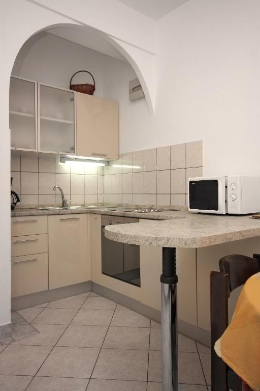 Fotografia z galérie ubytovania Family friendly apartments with a swimming pool Jelsa, Hvar - 4608 v destinácii Jelsa