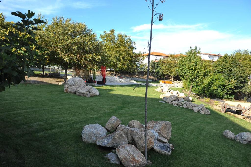 Um jardim no exterior de Hotel Lusitania Congress & Spa