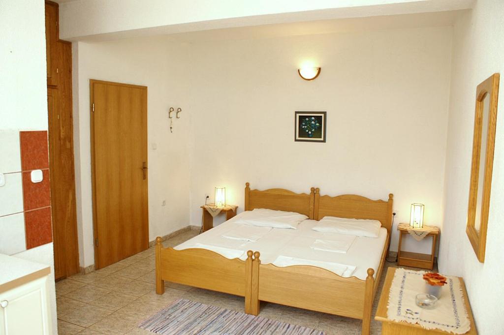 Posteľ alebo postele v izbe v ubytovaní Studio Zuljana 4576a