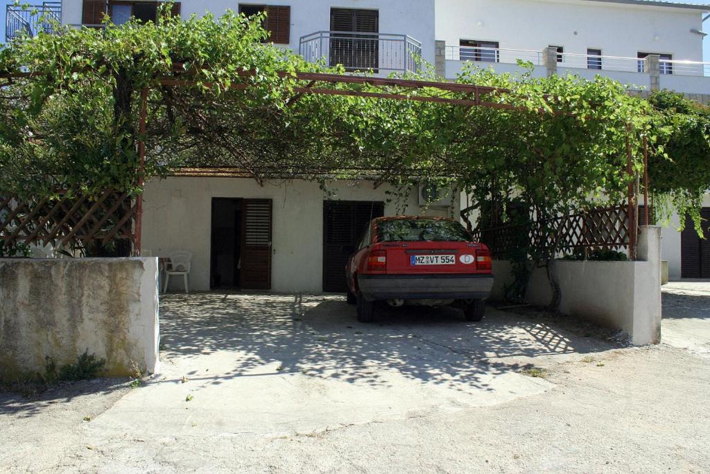 Zdjęcie z galerii obiektu Apartments with a parking space Jelsa, Hvar - 4589 w mieście Jelsa