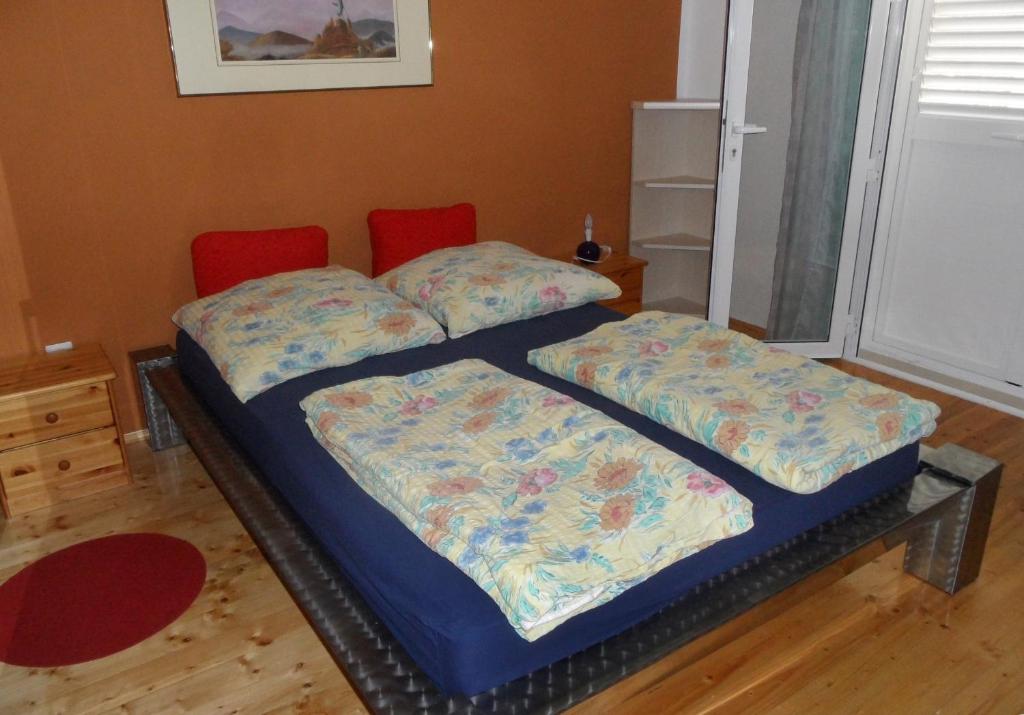 Zdjęcie z galerii obiektu Apartments with a parking space Jelsa, Hvar - 4589 w mieście Jelsa
