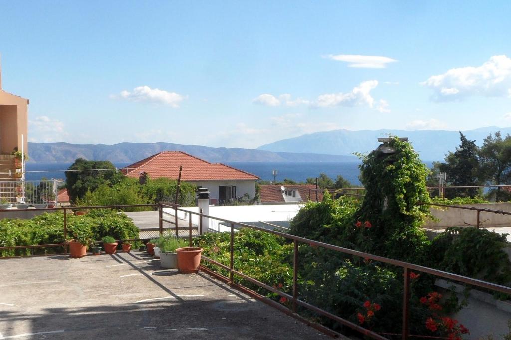 Zdjęcie z galerii obiektu Apartments with a parking space Jelsa, Hvar - 4589 w mieście Jelsa