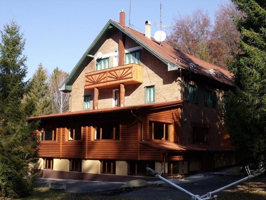 Budova, kde se bed and breakfast nachází