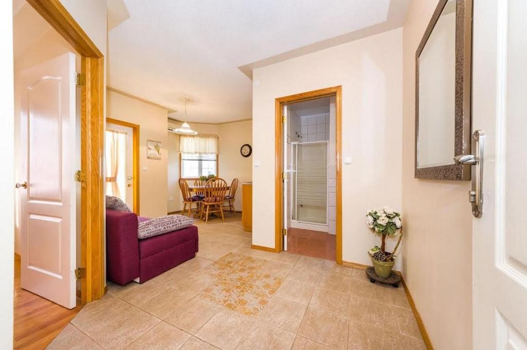 Zdjęcie z galerii obiektu Apartments by the sea Zaton, Zadar - 5923 w mieście Zaton