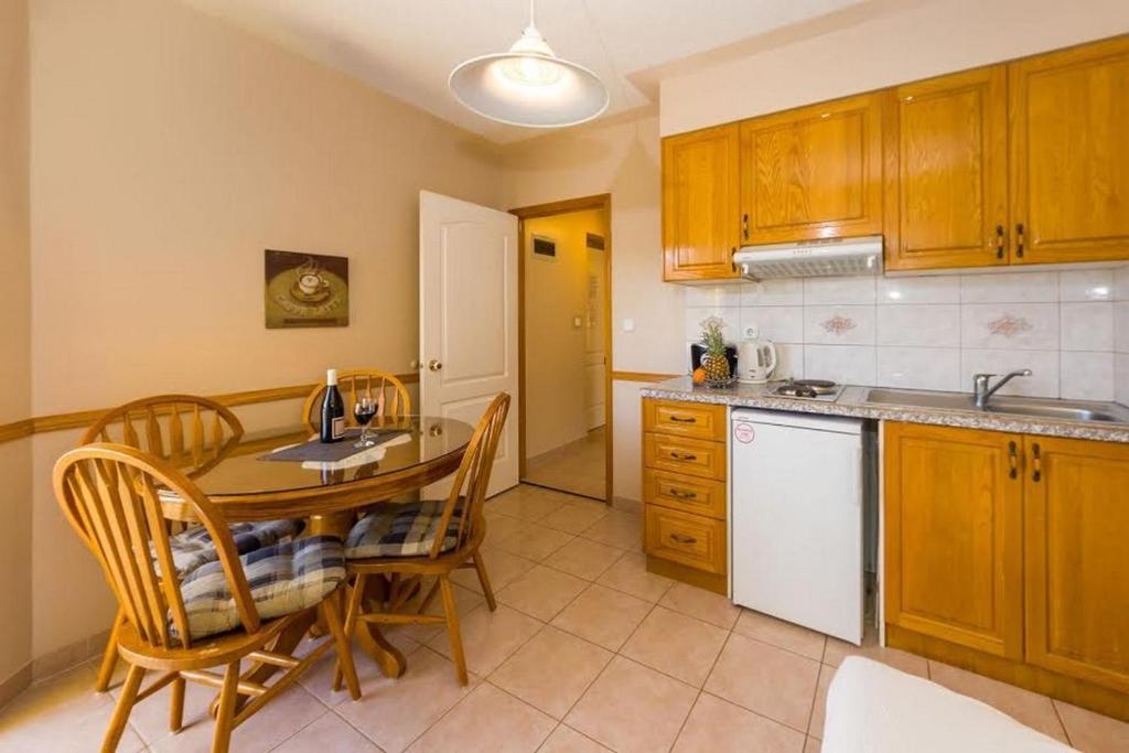 Zdjęcie z galerii obiektu Apartments by the sea Zaton, Zadar - 5923 w mieście Zaton