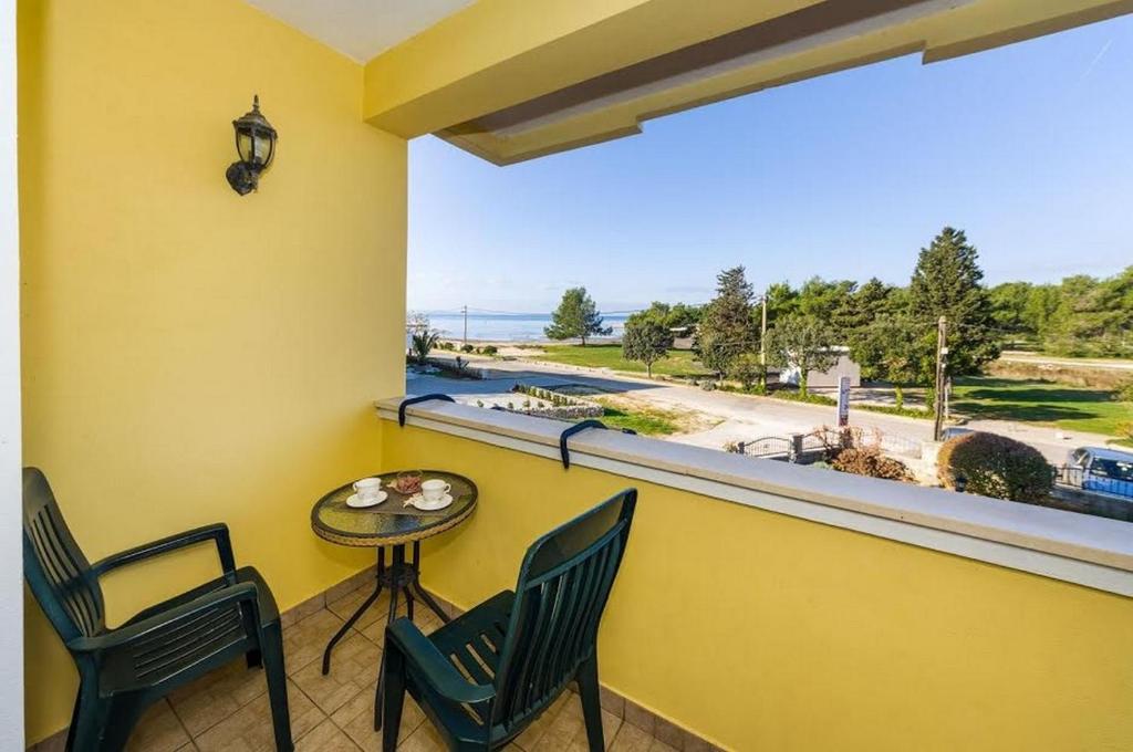 Zdjęcie z galerii obiektu Apartments by the sea Zaton, Zadar - 5923 w mieście Zaton