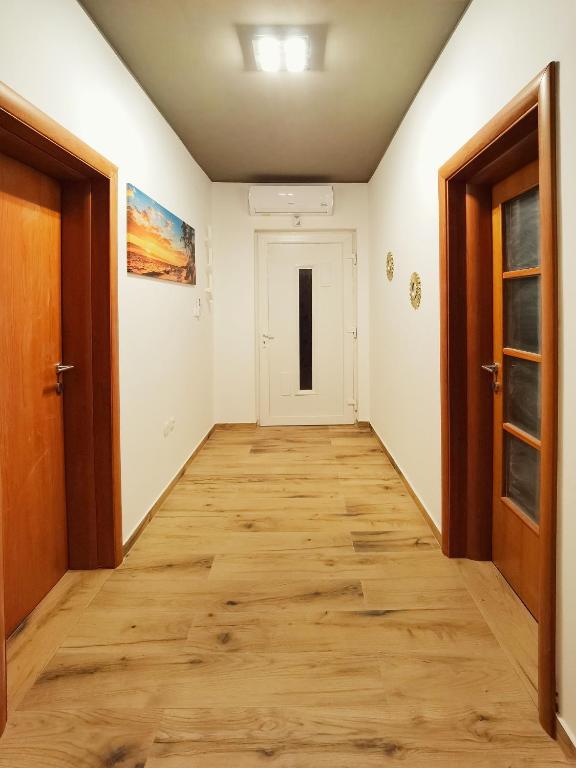 Fotografia z galérie ubytovania Family-friendly apartments with swimming pools Bibinje, Zadar - 5778 v Bibinje