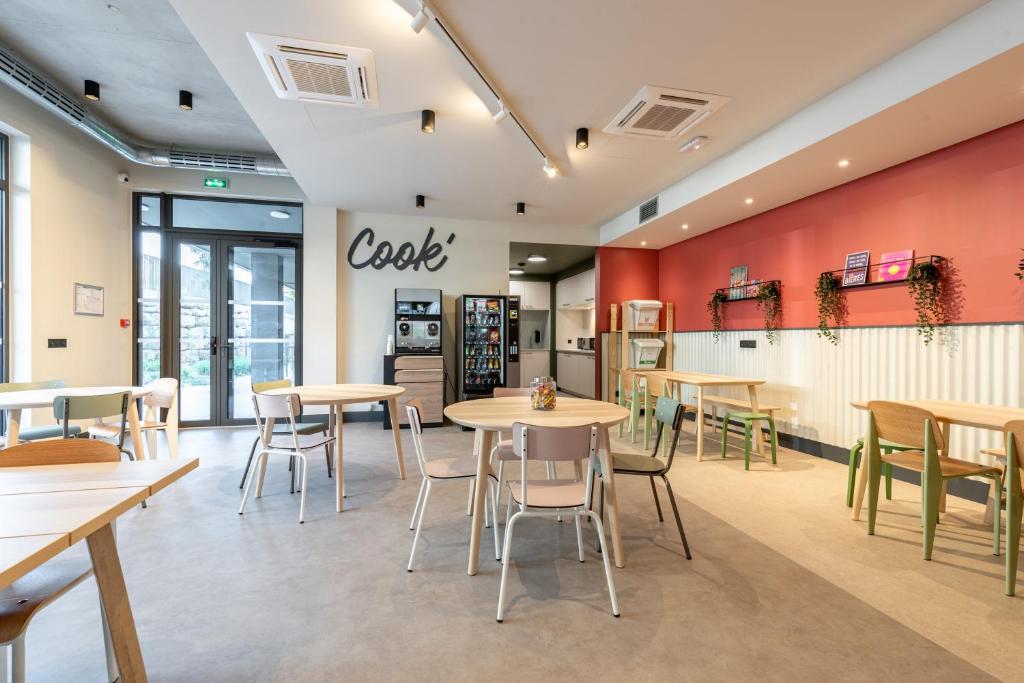Reštaurácia alebo iné gastronomické zariadenie v ubytovaní Student Factory Montpellier Sud