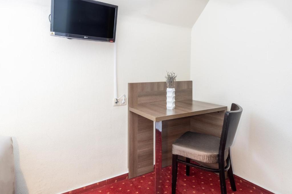 Hotel Leonet - Resim 20