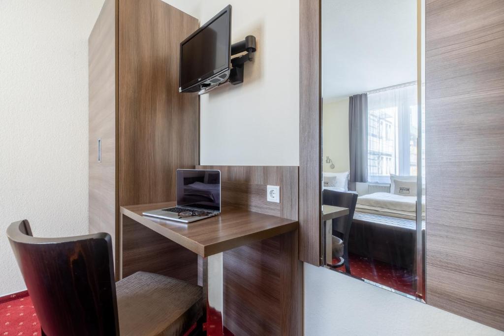 Hotel Leonet - Resim 12